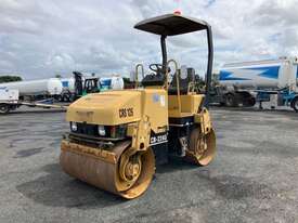 Caterpillar CB-224D Articulated Vibratory Dual Smooth Drum Roller - picture1' - Click to enlarge