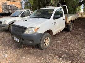 Toyota Hilux Sr TrayTop 4WD -3.0 Lt Diesel Ute  - picture0' - Click to enlarge