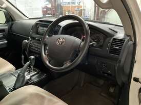 2007 Toyota Landcruiser GXL Diesel - picture1' - Click to enlarge