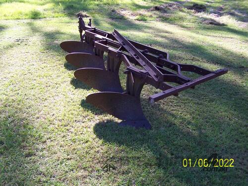 caption 4 Leg Mouldboard Plough