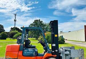 2010 TOYOTA 5.5T 7FGCU55 COMPACT LPG FORKLIFT