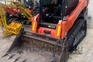 Kubota Tracked Skid Steer SVL75 w/ 4000 Hours