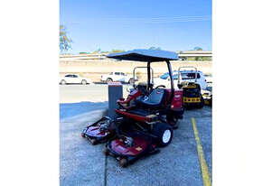 Toro Groundsmaster 3500-D: Smooth, Even Cuts on Undulating Terrain Without Scalping!