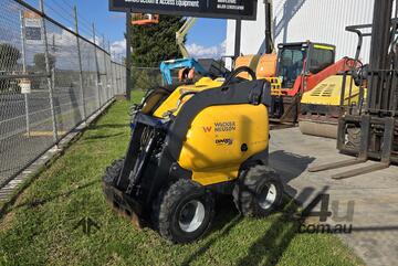 Dingo Australia DINGO SM325-24 HP MINI LOADER