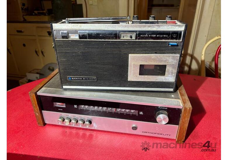 caption QTY OF RETRO RADIOS