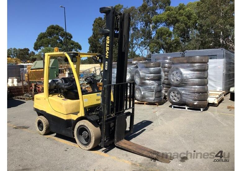 caption Hyster 3500kg LPG forklift with 4600mm two stage mast sideshift Perth