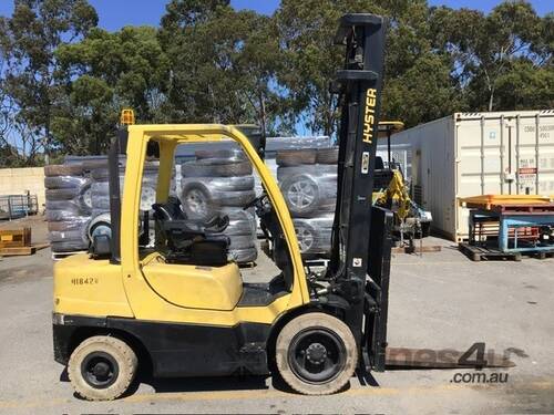 caption Hyster 3500kg LPG forklift with 4600mm two stage mast sideshift Perth