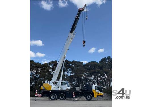Grove GT-300E Truck Crane 