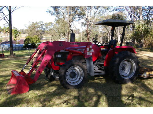 65 Horse power 4 wheel Drive front end loader tractor 