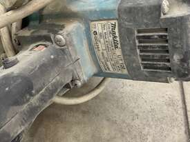 Makita UT120 Electric Power Mixer - picture1' - Click to enlarge