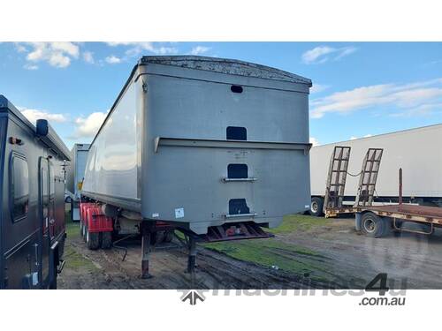 caption Albury Transport Lyonhaul STD