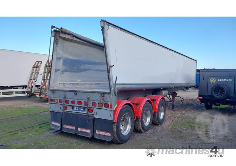 caption Albury Transport Lyonhaul STD
