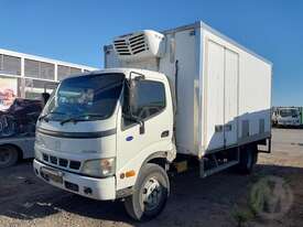 Hino Dutro - picture2' - Click to enlarge