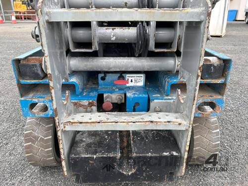 caption 2010 Genie GS-1932 Scissor Lift (Electric)