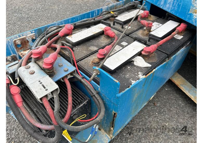 caption 2010 Genie GS-1932 Scissor Lift (Electric)