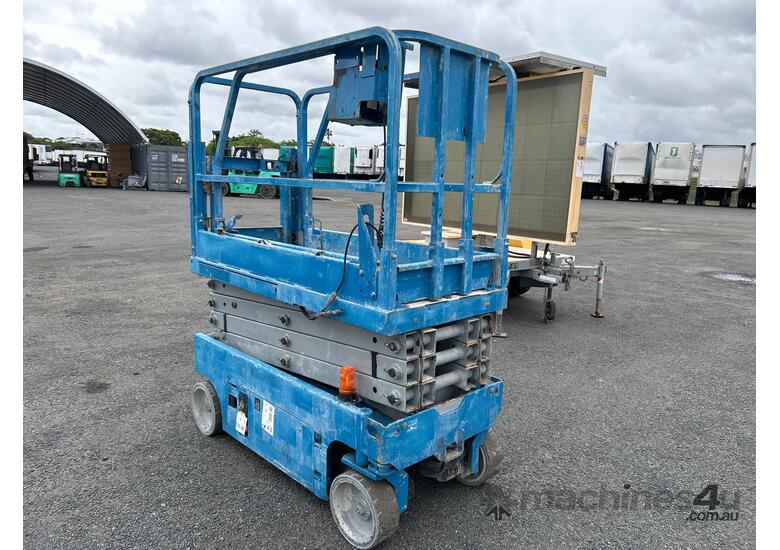 caption 2010 Genie GS-1932 Scissor Lift (Electric)