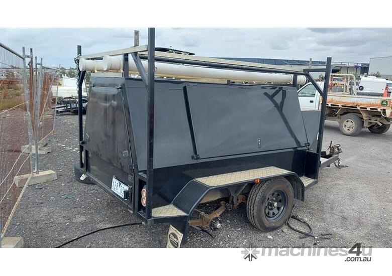 caption SMU Trailers 8X5