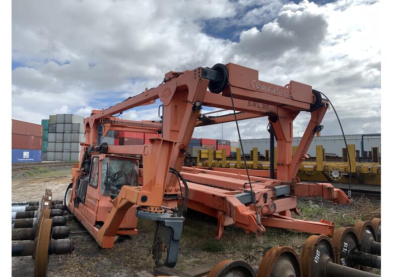 caption 2013 Combilift Ltd SC3T Straddle Carrier