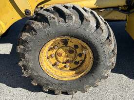 Komatsu WB97R-2 Backhoe - picture0' - Click to enlarge