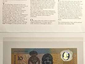 AA' PREFIX FIRST POLYMER $10 BANKNOTE  - picture0' - Click to enlarge