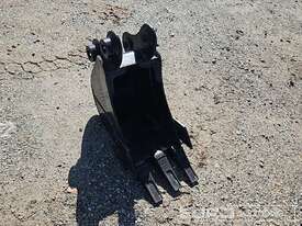 Unused Trench Bucket 295mm, Ears 35mm, Centers 200mm, Pins 40mm  - picture0' - Click to enlarge