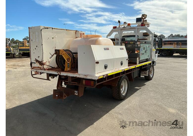 caption 2018 Isuzu N Series Service Body / Tray Top