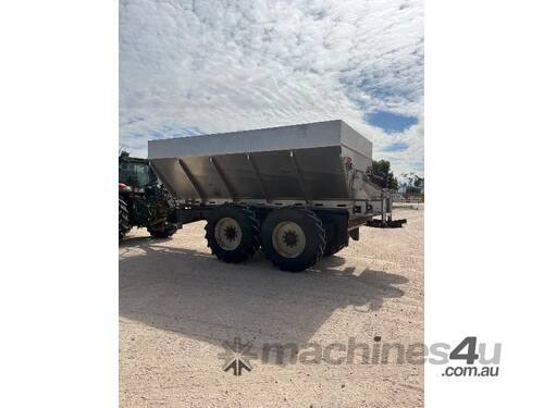caption Comspread Tow Behind Spreader
