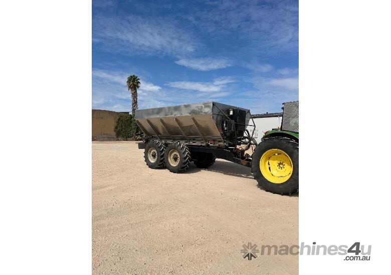caption Comspread Tow Behind Spreader