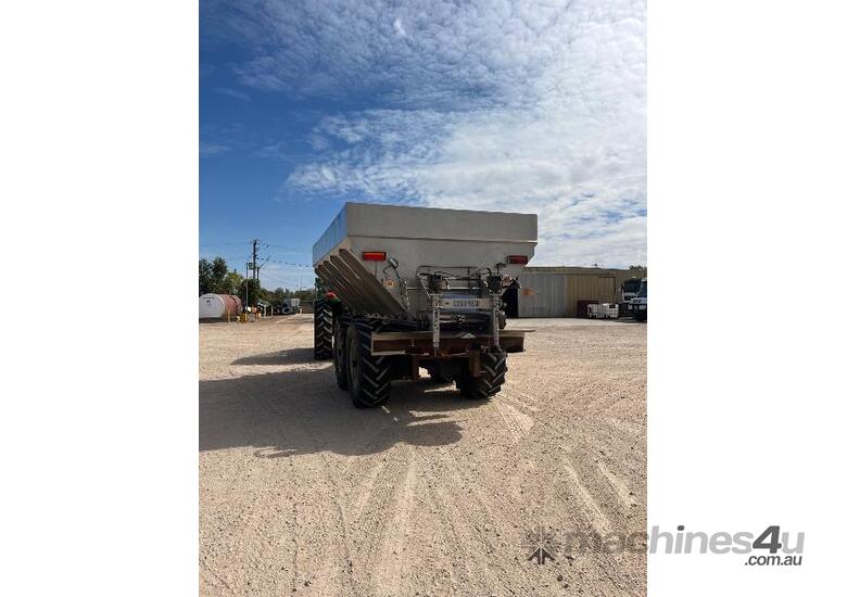 caption Comspread Tow Behind Spreader