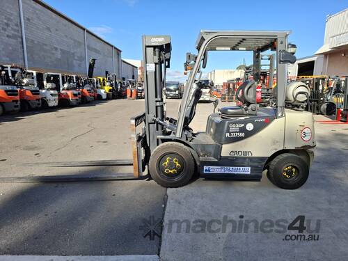 caption Wollongong Forklift: 2017 Crown 3T, LPG, 3-Stage Container Mast, 4.7m Lift!