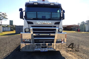 Scania R480 prime mover with crane
