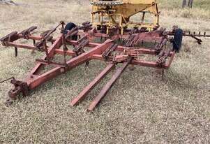 international 211 scarifier - 25 tyne