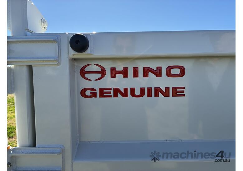 2025 Hino 716 AT 3430 WIDE TIP PRO  Tray