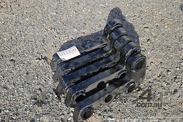 Unused Captok Thumb Mounting Plate Set To Suit Excavator