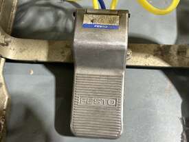 Pegasus E32-542 Sewing Machine - picture0' - Click to enlarge