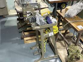 Pegasus E32-542 Sewing Machine - picture1' - Click to enlarge