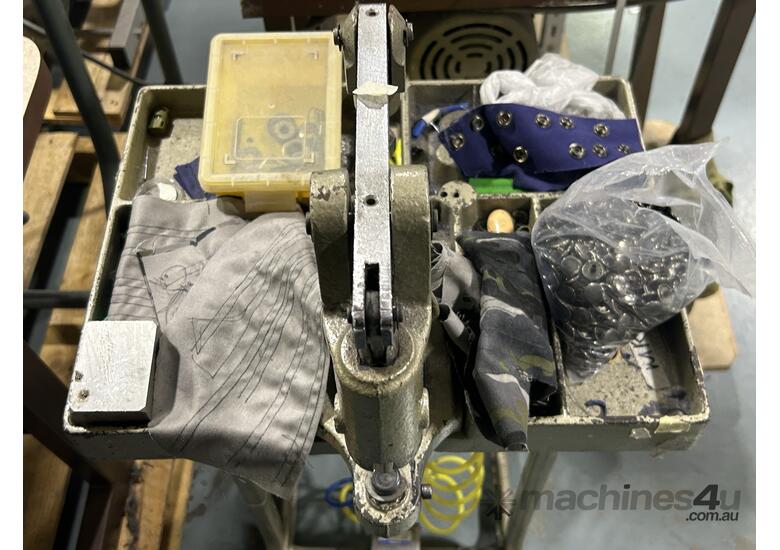 Pegasus E32-542 Sewing Machine