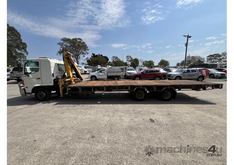 2005 Hino FD C  6x2 Tray/Crane Truck