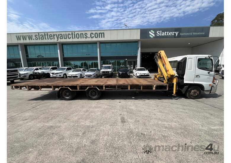 2005 Hino FD C  6x2 Tray/Crane Truck