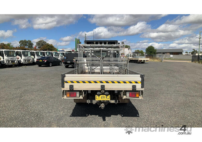 2020 Isuzu NLR 45-150 Table Top