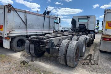 Volvo 2010   FM390 Cab Chassis