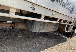 Isuzu 2006   NPR Table Top