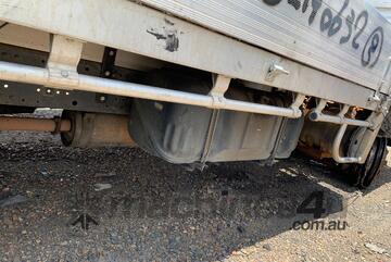 Isuzu 2006   NPR Table Top