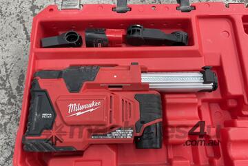 Milwaukee 12v Hammer Vac