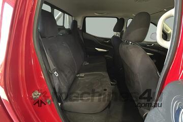 Nissan 2015   Navara RX Diesel