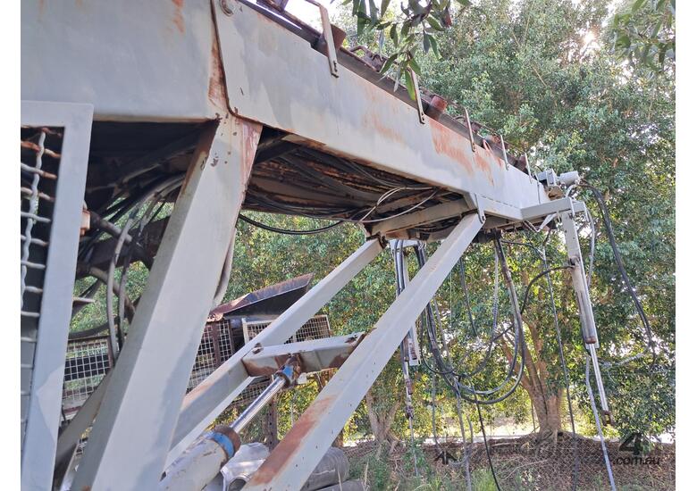 3 x Mobile Outfeed Conveyor Sections with Precision Screen & Grizzly