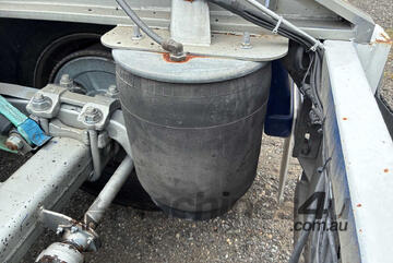 2013 Freighter ST3 Tri Axle Flat Top Curtainsider A Trailer