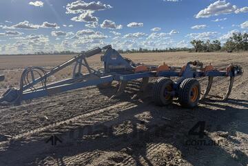 GRIZZLEY DEEP RIPPER & CRUMBLE BAR