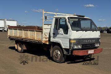 Toyota 1994   DYNA TIPPER TRUCK