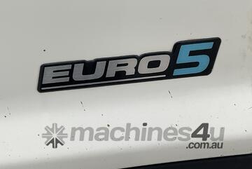 2015 HIno 500 1728 4x2 Cab Chassis